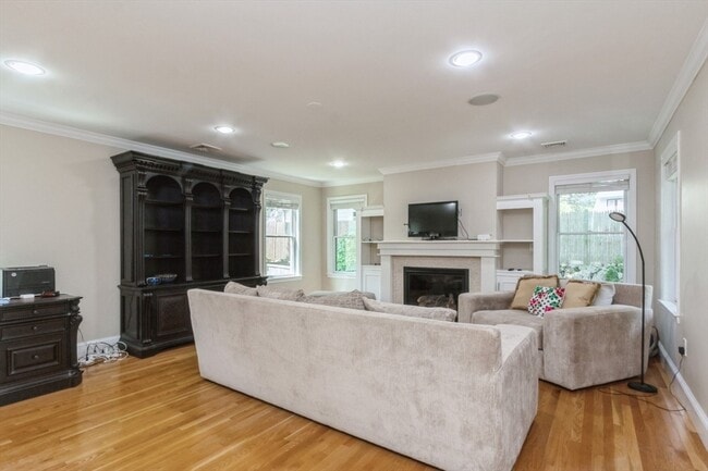 Building Photo - 37 Philbrick Rd