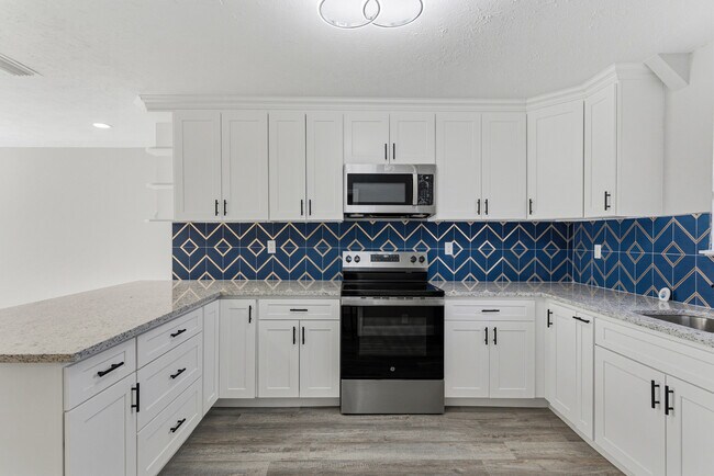 Building Photo - 229 Bonita Rd