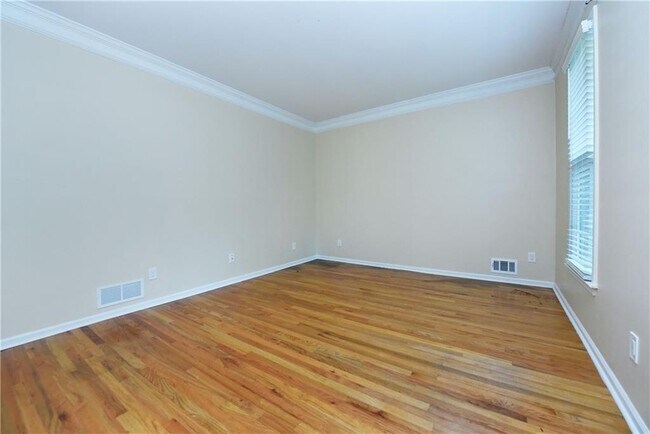 Building Photo - 2130 Hickory Cove