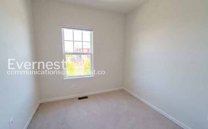 Building Photo - 1809 Noyack Ln