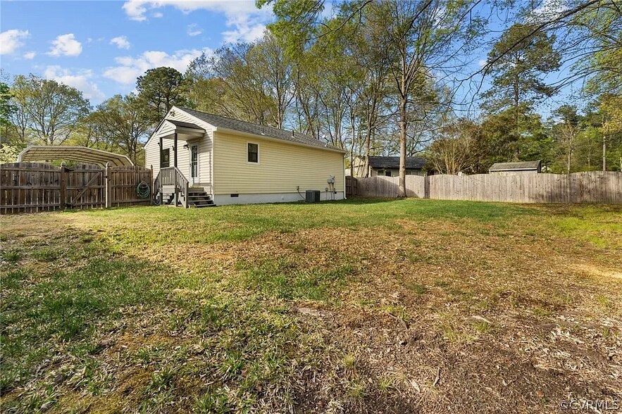 Building Photo - 3805 Dogwood Ave