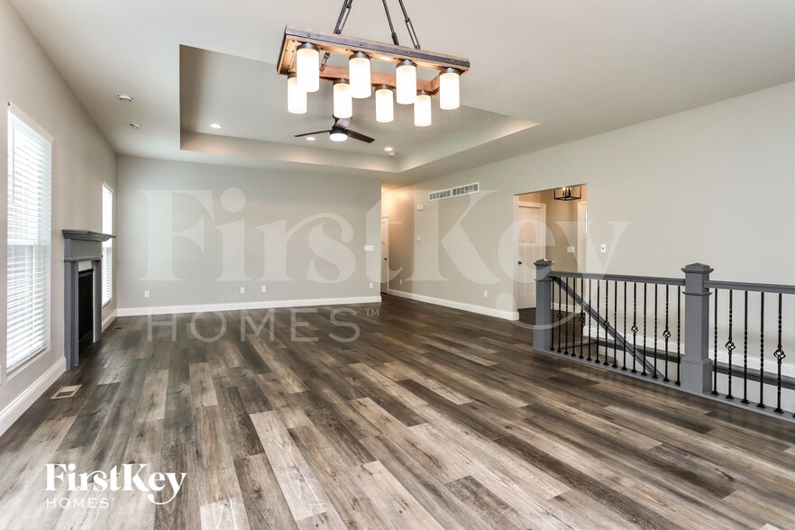 Building Photo - 413 Bittersweet Dr