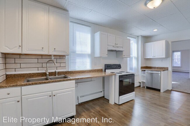 Building Photo - 4 br, 1 bath House - 588 W Princess Street