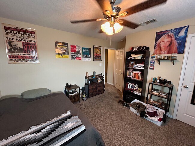 Building Photo - 2502 Horse Shoe Dr