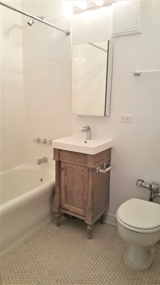 Building Photo - 432 W Belmont Ave