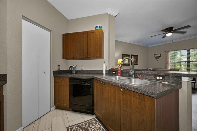 Building Photo - 2141 Portofino Pl