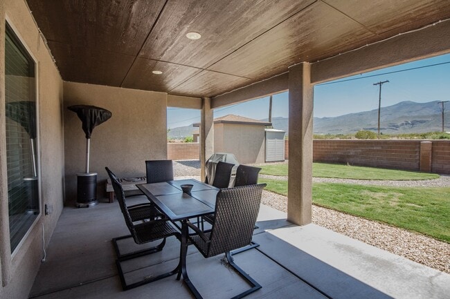 Building Photo - Spacious, Charming Home