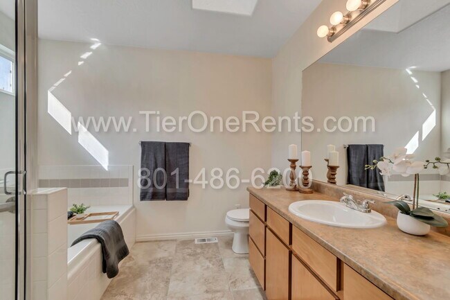 Building Photo - This property offers a NO DEPOSIT option available wit Obligo!