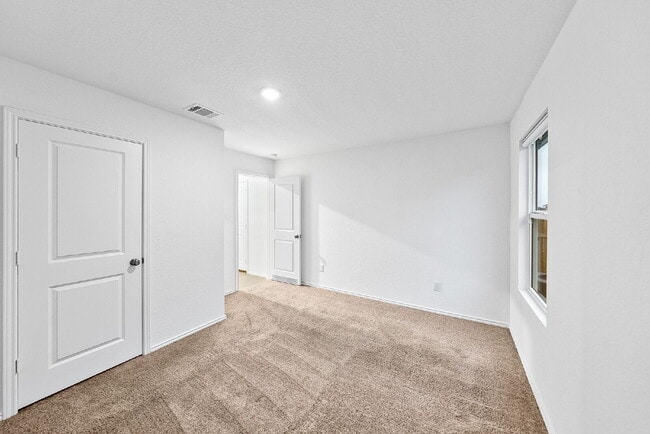 Building Photo - 2 WEEKS FREE RENT with any Lease Signed by June 2026!!!
