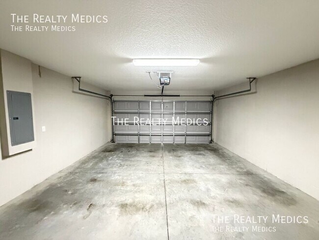 Building Photo - 13585 SW 42 Ave