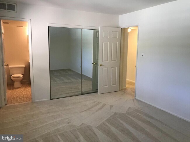 Building Photo - 7821 Enola St