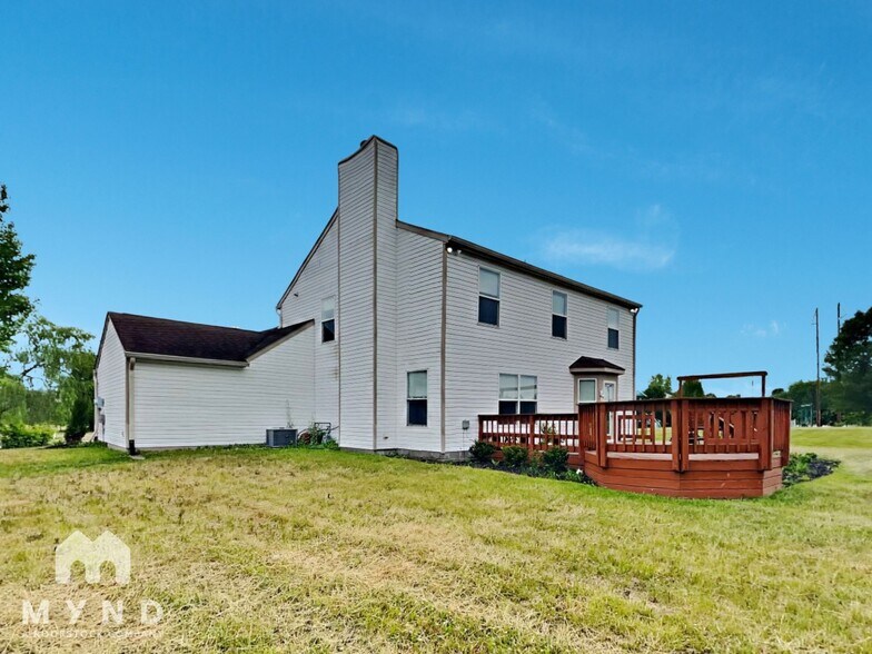 Building Photo - 6410 Hollingsworth Dr