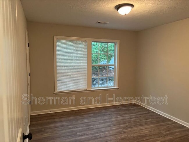 Building Photo - 3301 London Ct SW