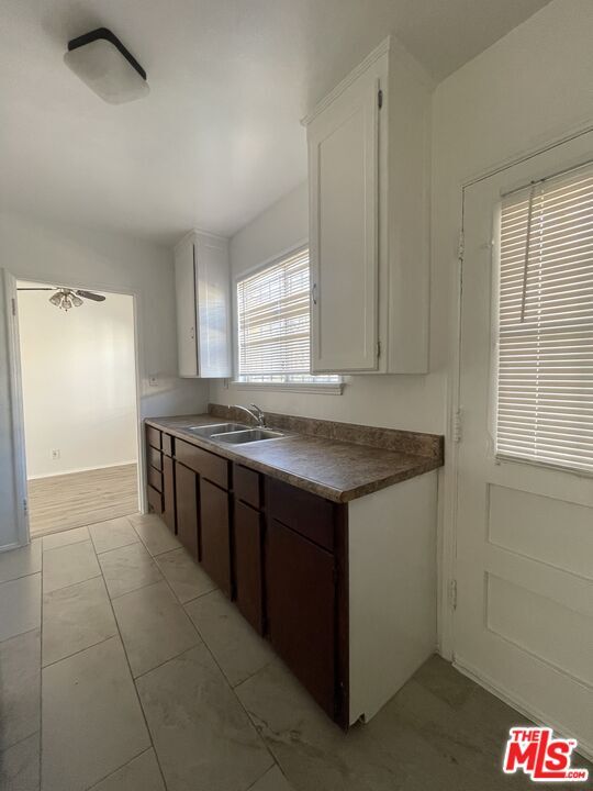 Building Photo - 10812 S Manhattan Pl