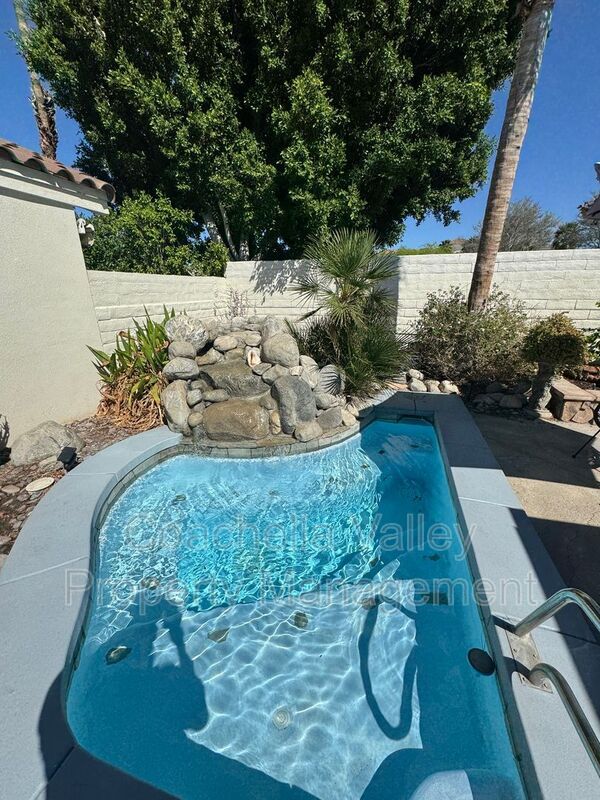 Building Photo - 43584 Via Magellan Dr