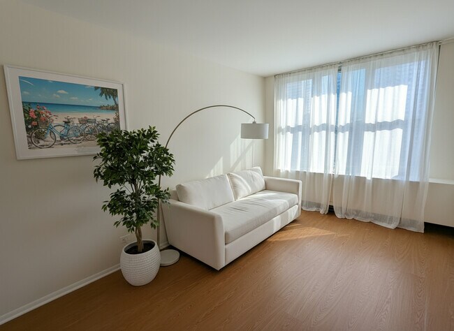 Building Photo - 400 E Randolph St