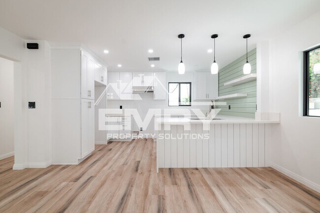 Building Photo - 3 Bed 2 Bath House For Rent Arrington Ave Downey