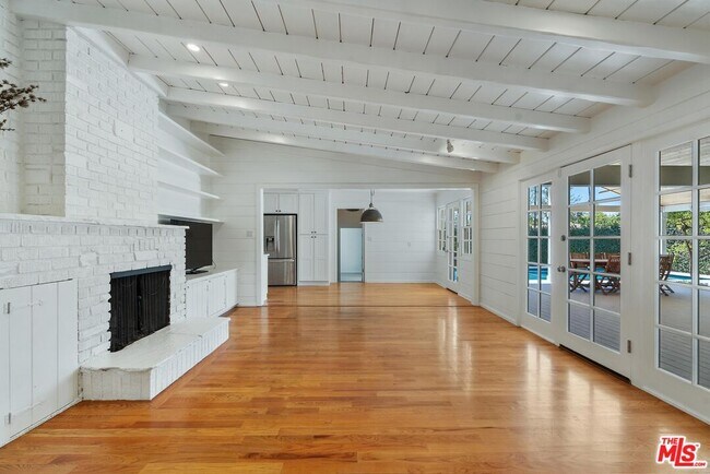 Building Photo - 5705 Sunnyslope Ave
