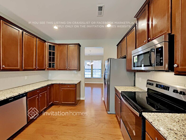 Building Photo - 13126 Reunion St