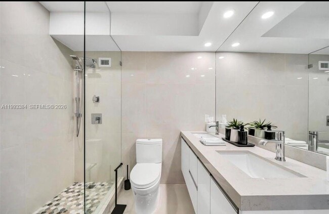 Building Photo - 1000 West Ave