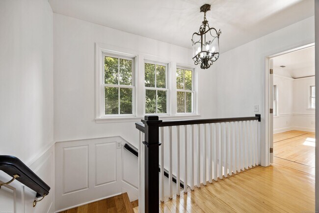 Building Photo - 2921 Nichols Ave