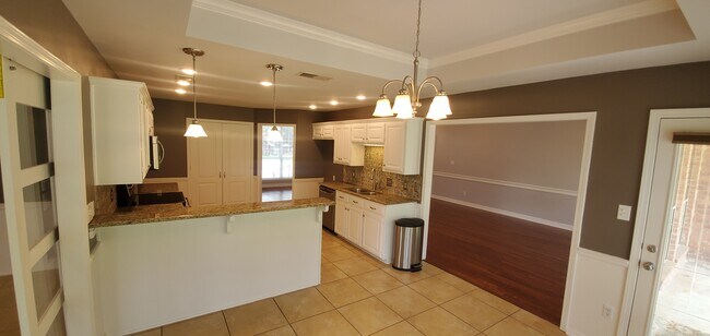 Building Photo - 18257 Springmill Ct