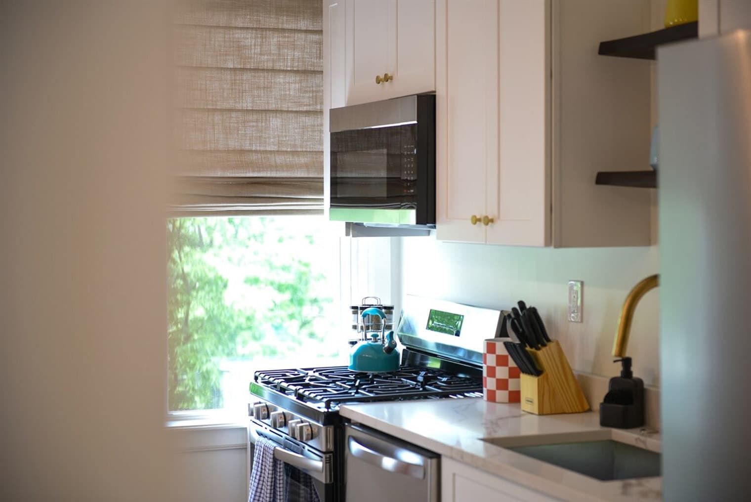 Building Photo - 1816 Rhine St