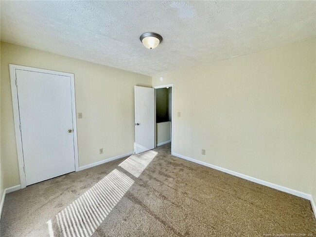 Building Photo - 5848 Aftonshire Dr