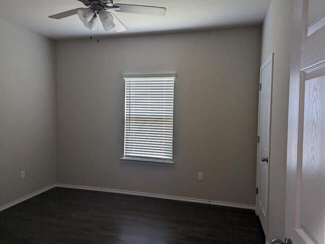 Building Photo - 3412 Scott Cir