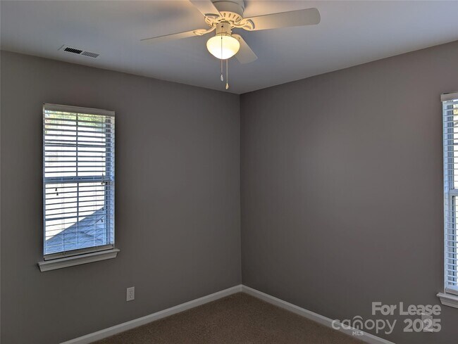 Building Photo - 160 Stone Ridge Ln