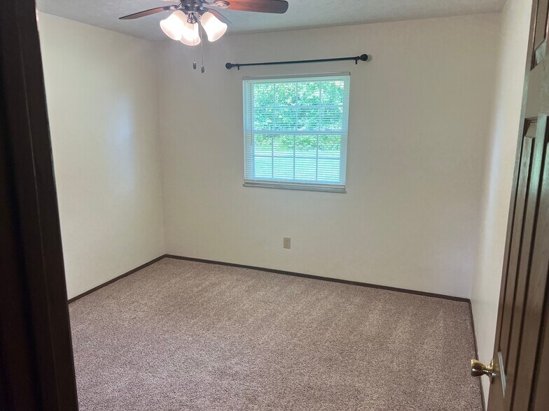 Rear Bedroom - 41056 Butternut Park Ct