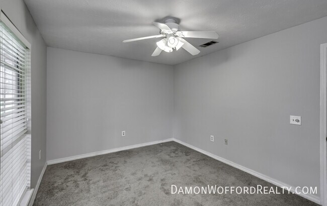 Building Photo - 502 Pelahatchie Shore Dr