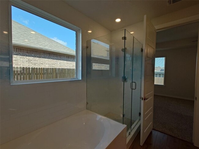 Building Photo - 2025 Wildhorse St