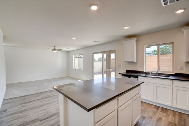 Building Photo - Spacious, Stylish & Move-In Ready