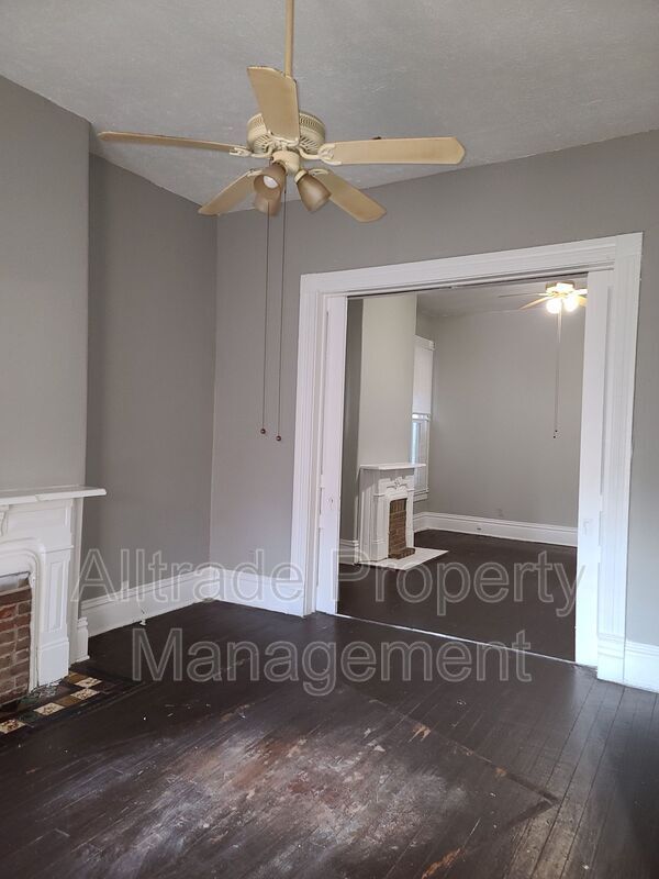 Building Photo - 1312 S Floyd St