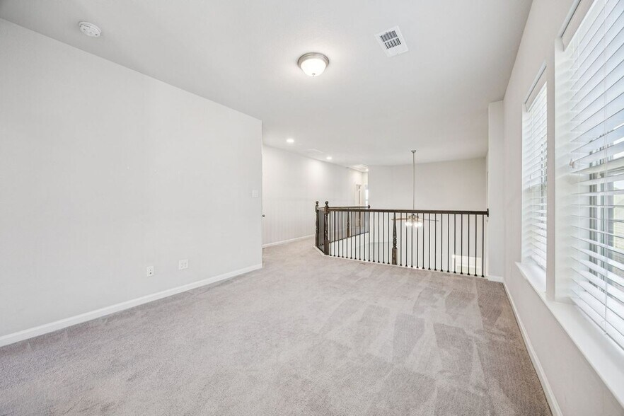 Building Photo - 13721 Parkline Wy