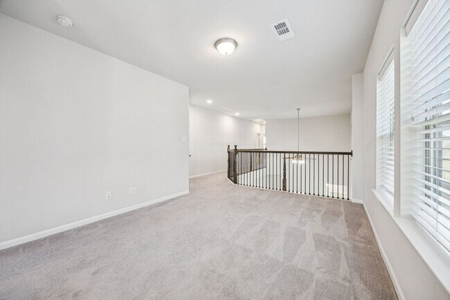 Building Photo - 13721 Parkline Wy