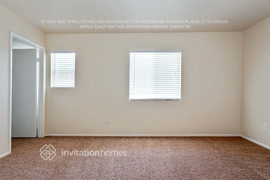 Building Photo - 2533 Carolyn Dr