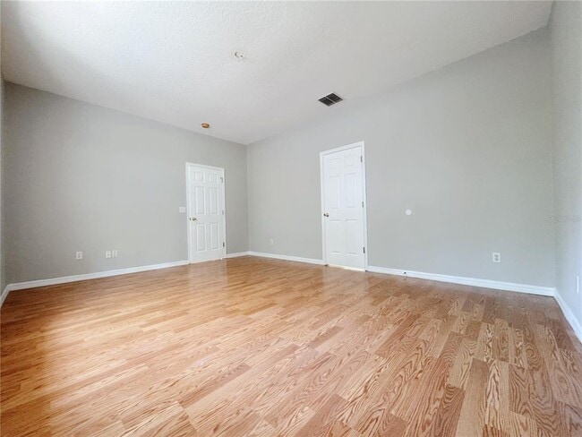Building Photo - 5004 Alavista Dr