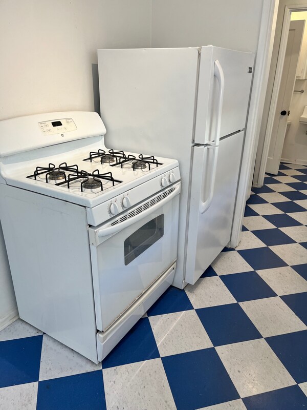 Building Photo - 2226 S Ridgeley Dr