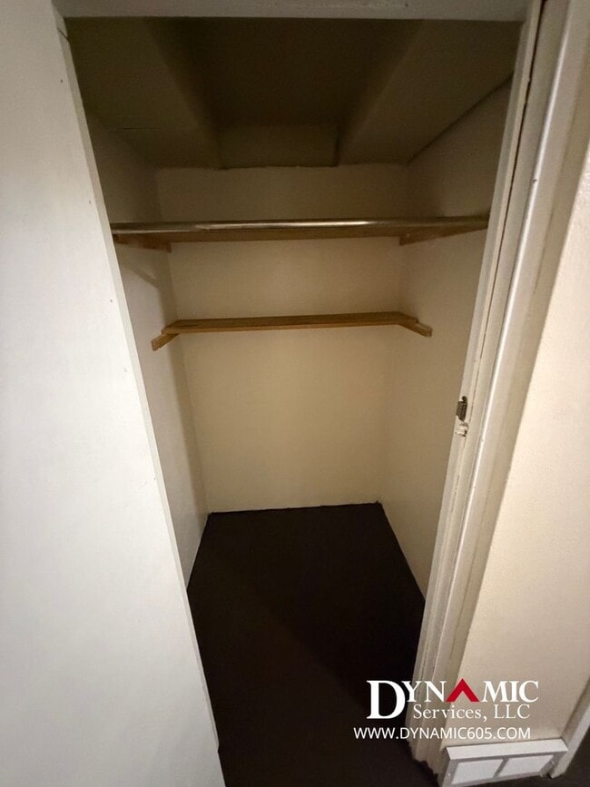 Building Photo - Updated 4+ Bedroom, 2 Bathroom House By Augustana University