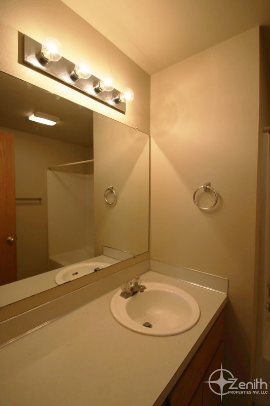 Building Photo - 4706 NE 132nd Pl