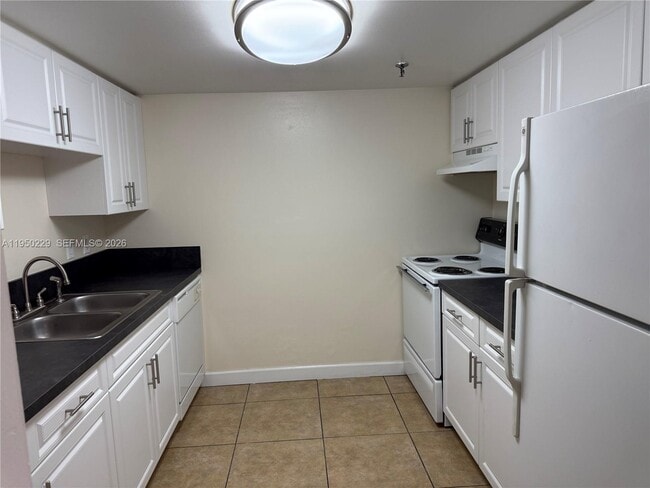 Building Photo - 915 NW 1st Ave