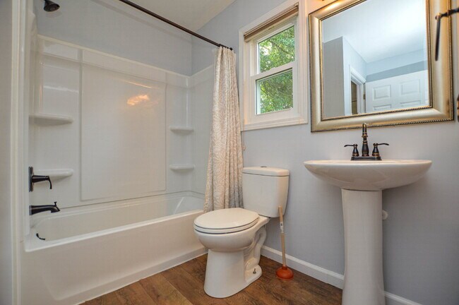 Building Photo - 2-Bedroom, 1-Bath Home in Fort Mill | $1,995 per Month