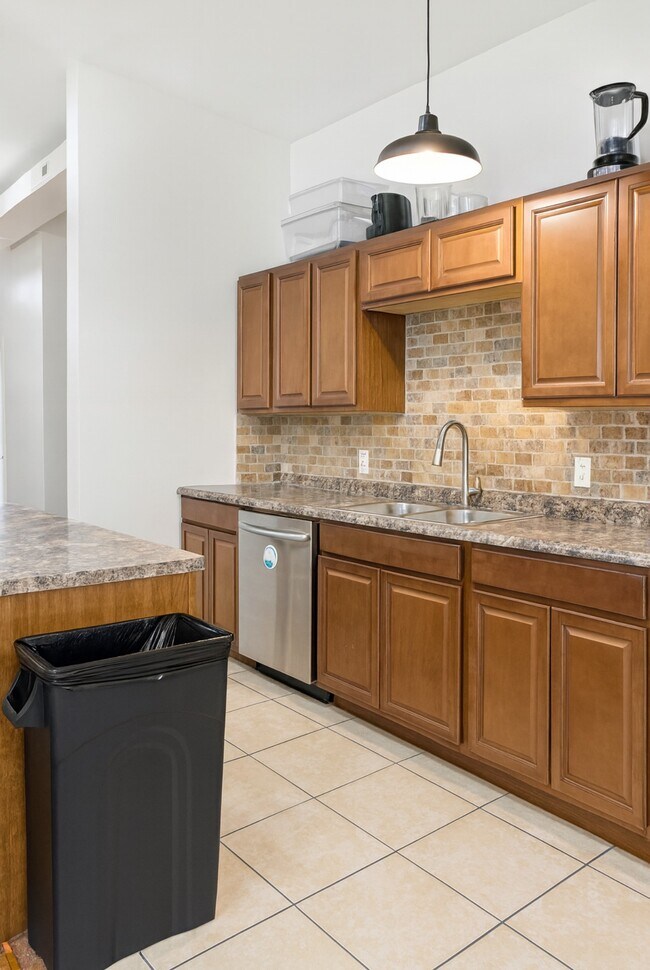 Building Photo - 101 Court St