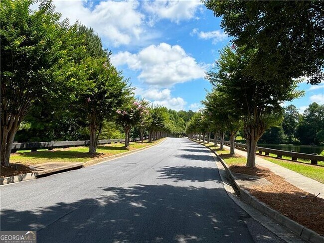 Building Photo - 7888 The Lakes Point