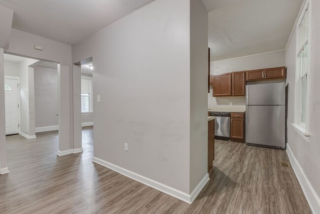 Building Photo - Available August  2026 - Beautiful 2.5 Bedroom, 1 Bath Home in Mt. Washington Area!