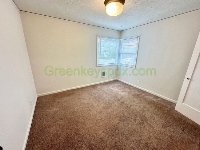 Building Photo - Charming 1 Bed 1 Bath with Huge Yard