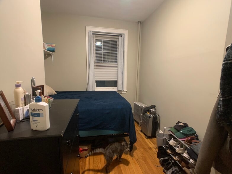 Building Photo - 52 Strathmore Rd