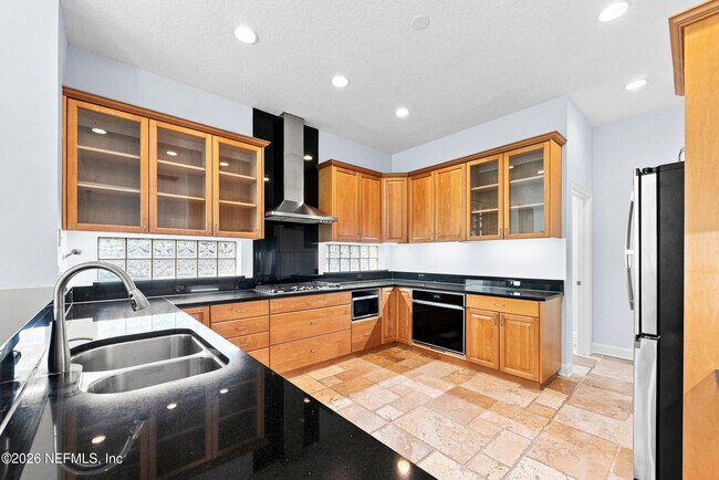 Building Photo - 38 Tallwood Rd